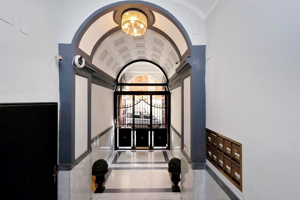 Design Apartment Paulina 300 Mt From Colosseum Apartment